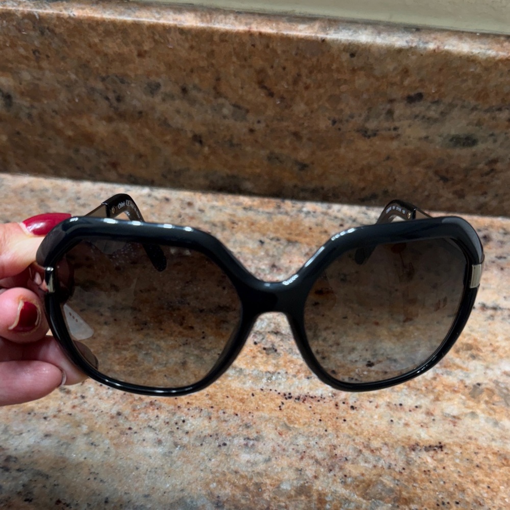 Chloe Black Oversized Sunglasses model CE661S